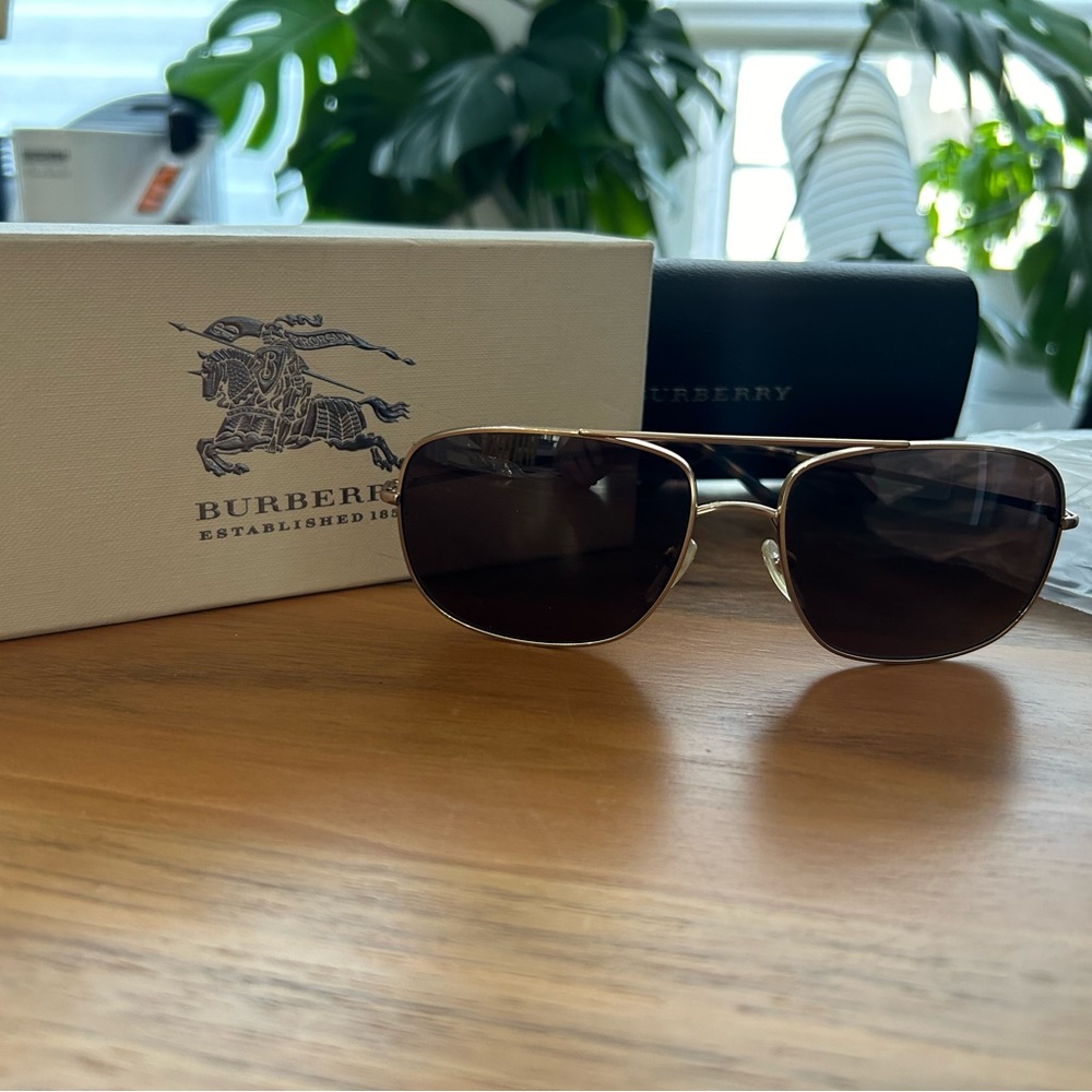 Authentic Burberry Aviator Sunglasses